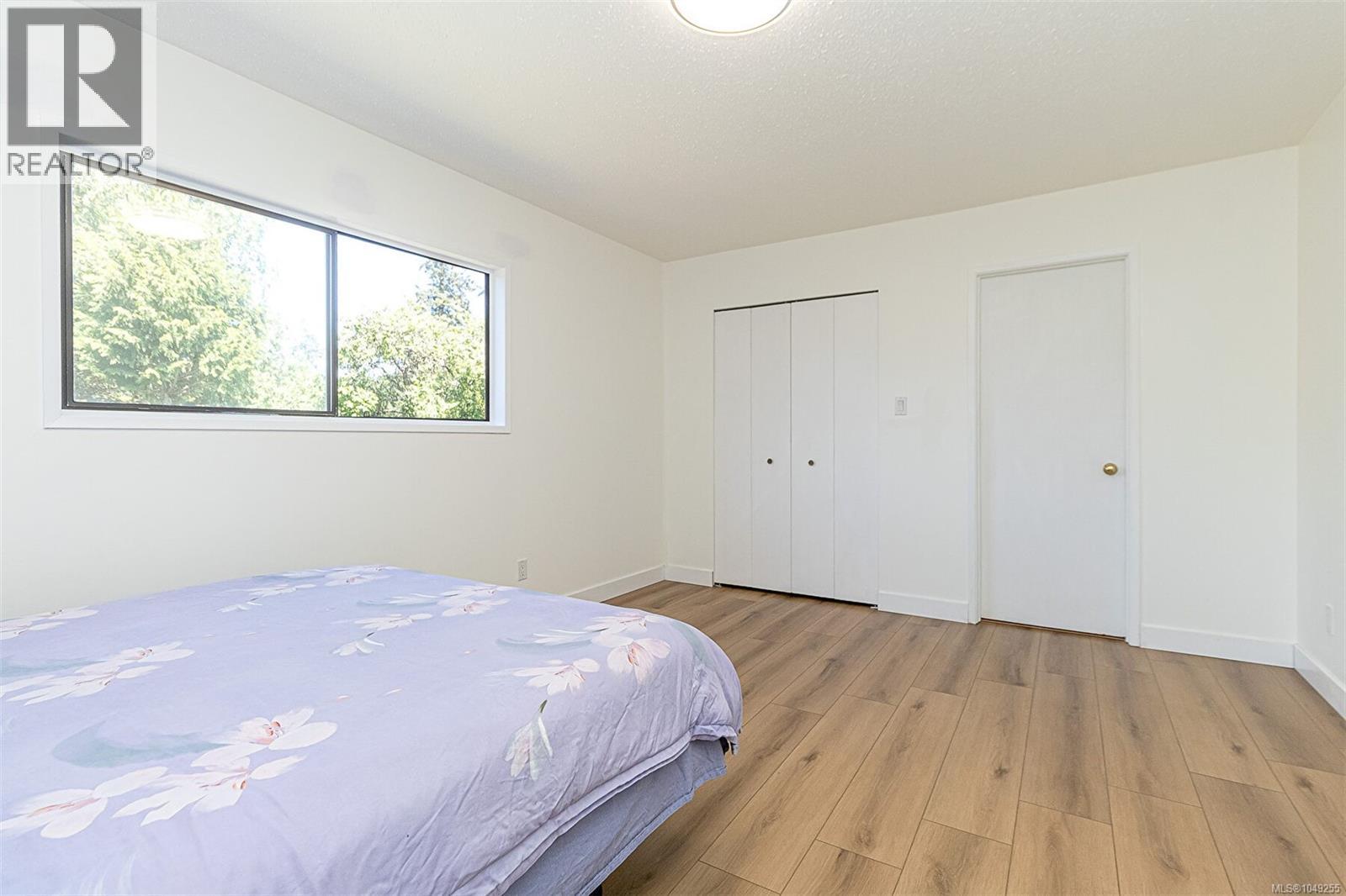 484 Goldstream Ave - 16