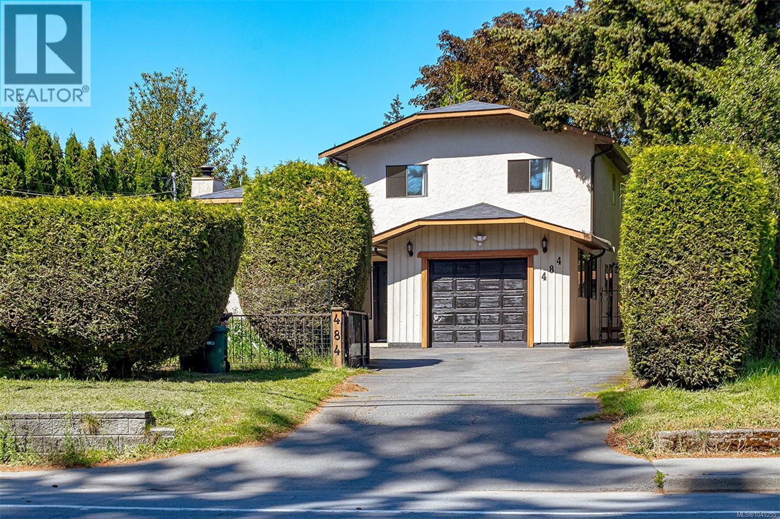 484 Goldstream Ave - 2
