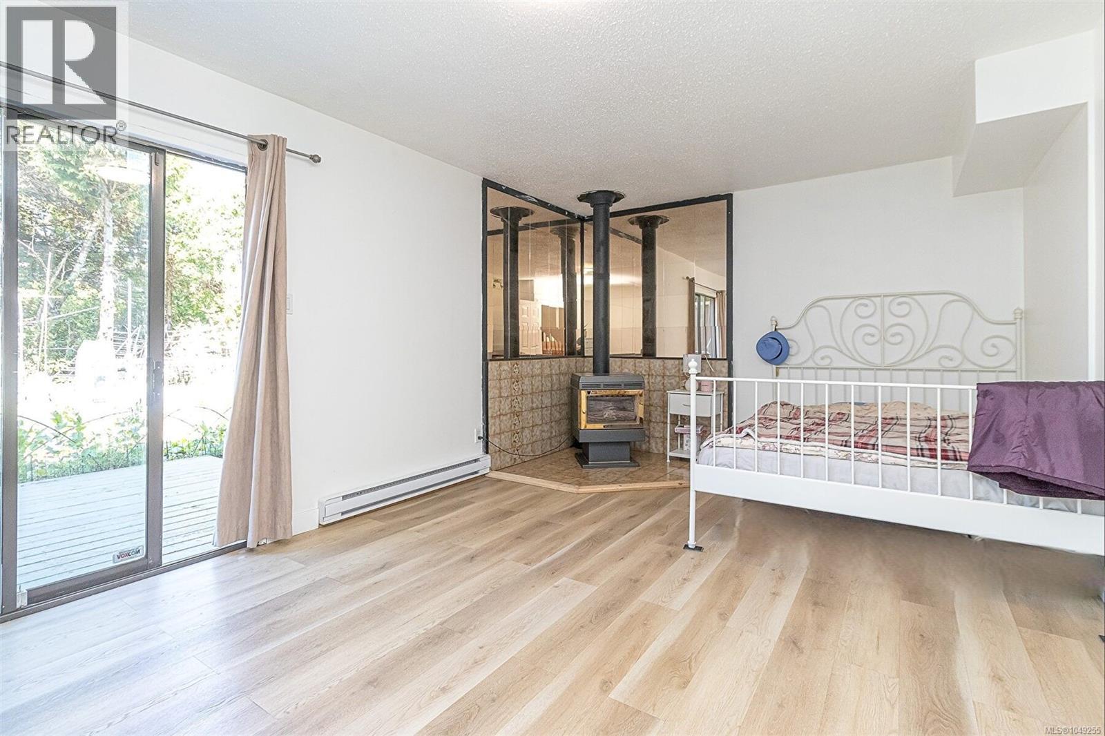 484 Goldstream Ave - 26