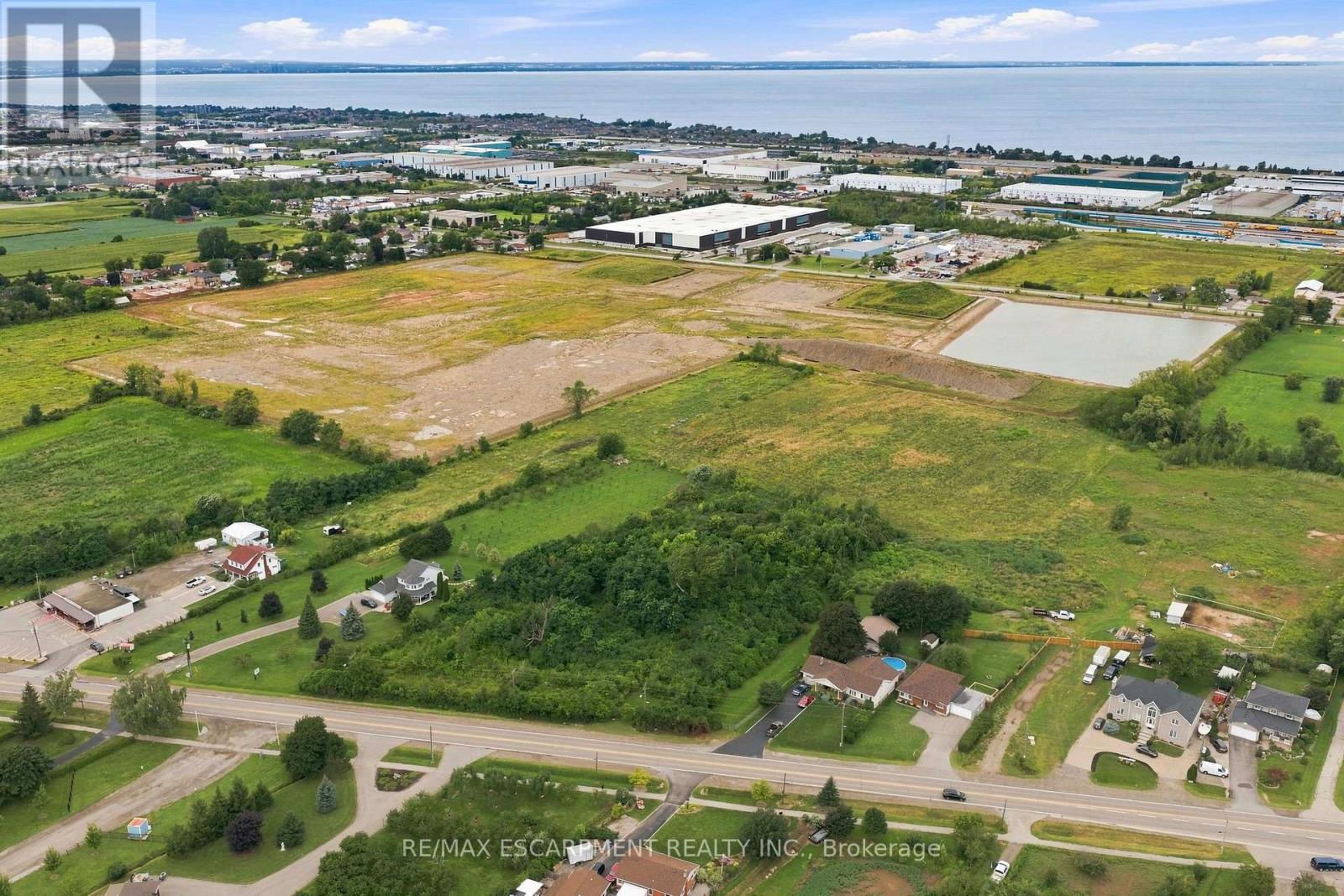 1109 HIGHWAY 8 photo 2