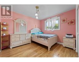 9925 Holly Crescent, Windsor, ON N8R1Y6 Photo 20