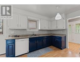 9925 Holly Crescent, Windsor, ON N8R1Y6 Photo 38