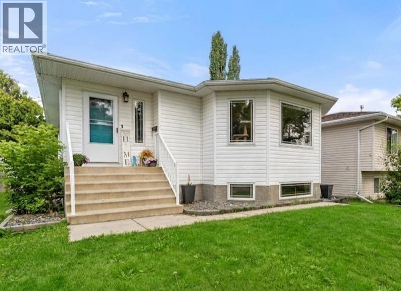 5224 43 Street, Camrose — photo 1