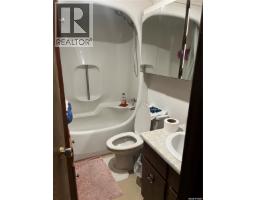250 Home Street W, Moose Jaw, SK S6H7H8 Photo 22