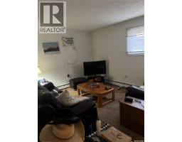 250 Home Street W, Moose Jaw, SK S6H7H8 Photo 9