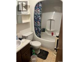 250 Home Street W, Moose Jaw, SK S6H7H8 Photo 13