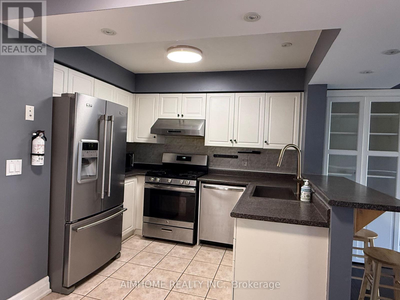 11 KEARNEY STREET, Guelph (Grange Road) — photo 4