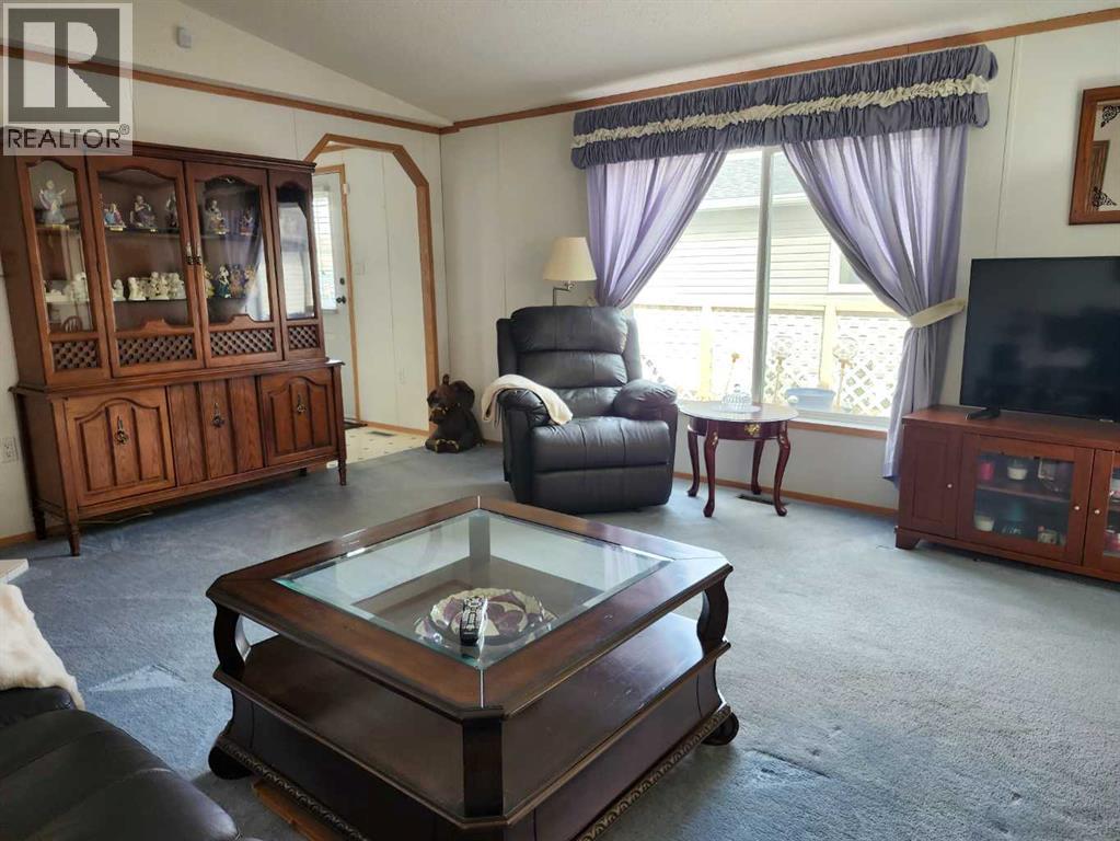 85 Greenwood Villa, Drumheller — photo 9