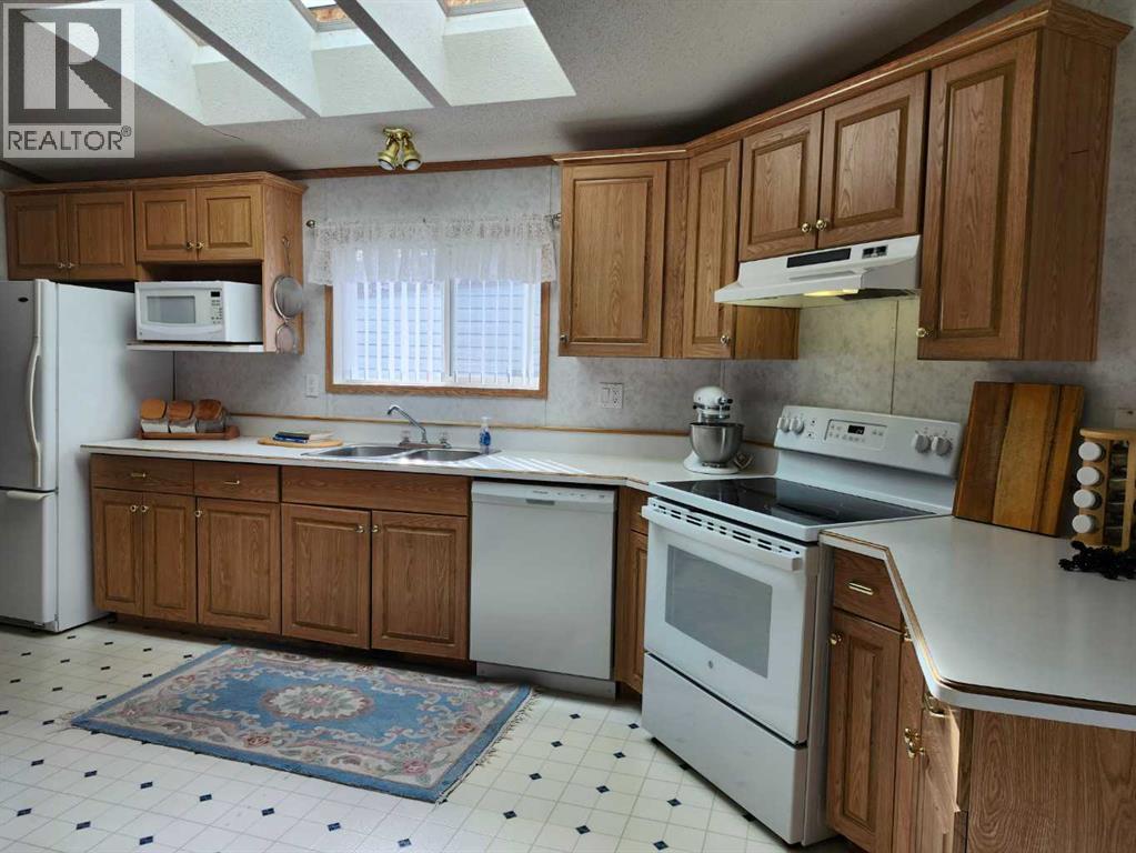 85 Greenwood Villa, Drumheller — photo 5