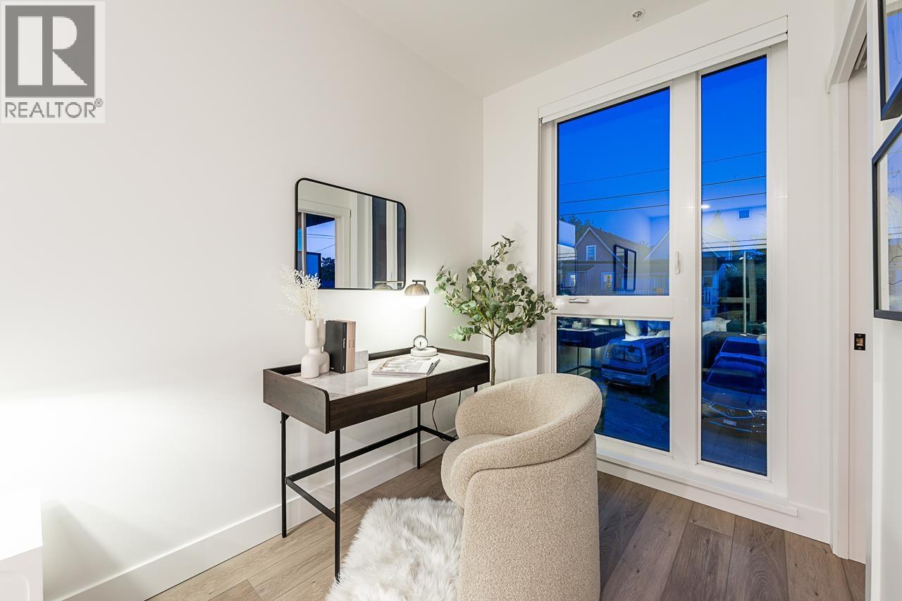 207 422 LAKEWOOD DRIVE, Vancouver — photo 4