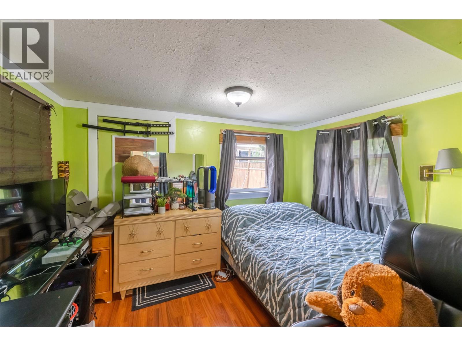 219 Hastings Avenue - Image 14