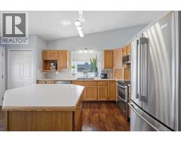 Family room - 73 Duncan Crescent, Red Deer, AB T4R1W3 Photo 9