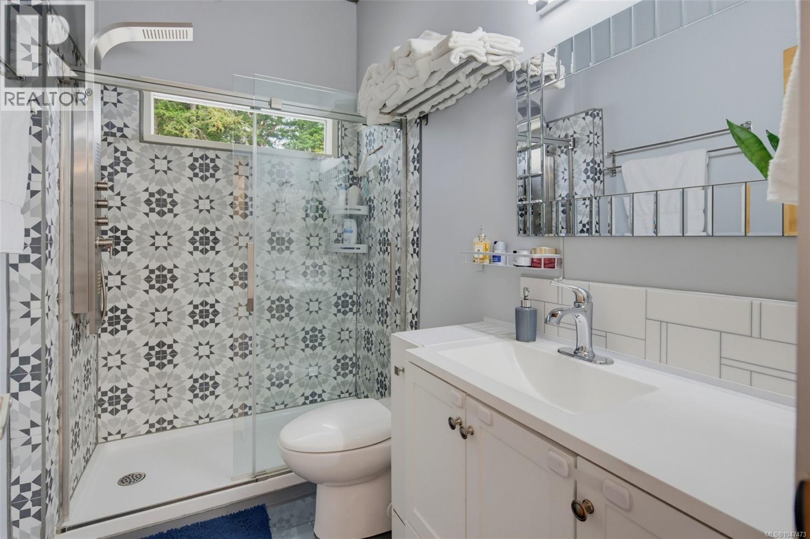 5248 Parker Avenue, Saanich