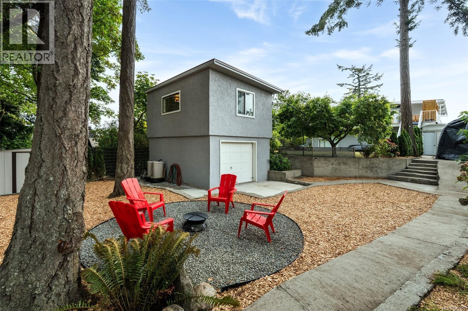  5248 Parker Avenue, Saanich