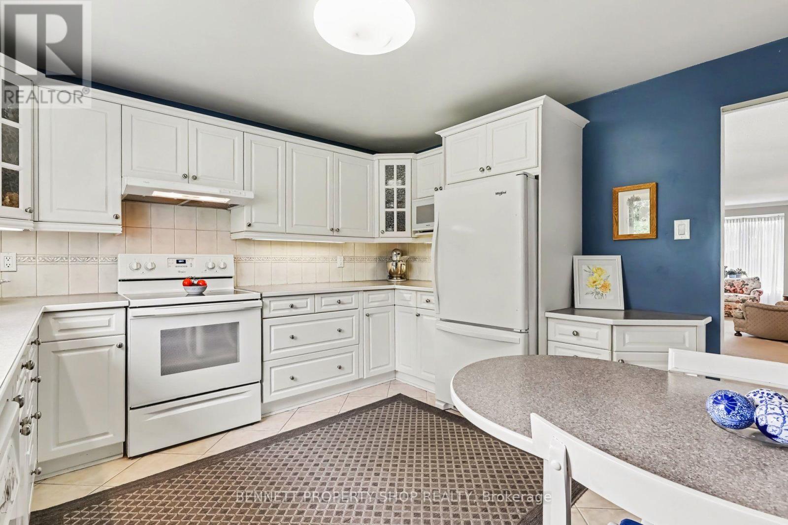 44 FARM GATE CRESCENT - 11