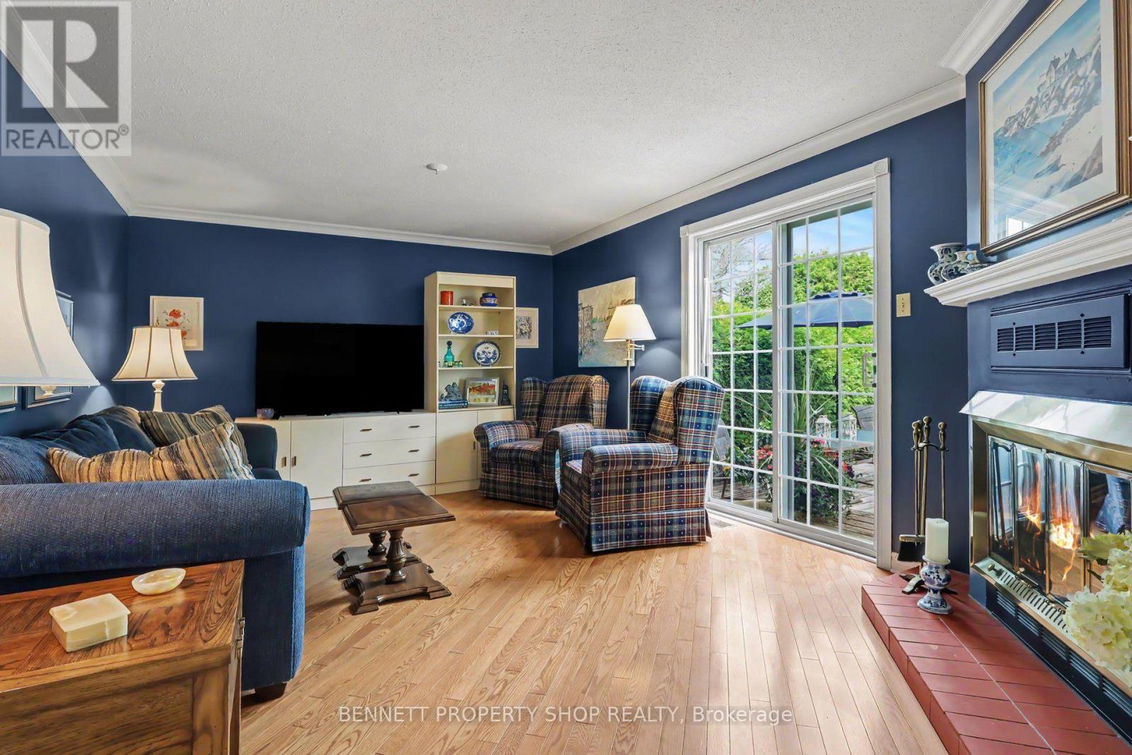 44 FARM GATE CRESCENT - 12
