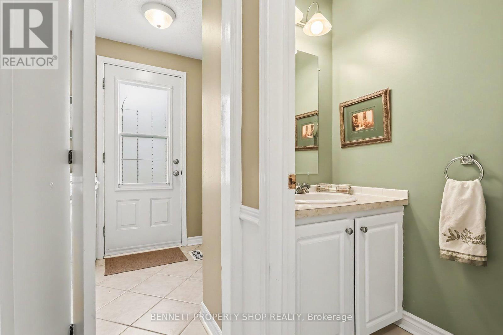 44 FARM GATE CRESCENT - 15
