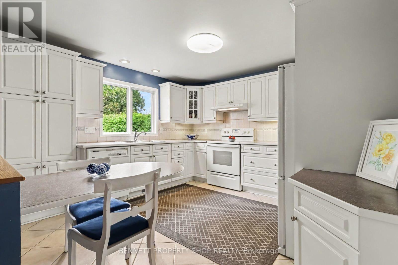 44 FARM GATE CRESCENT - 9