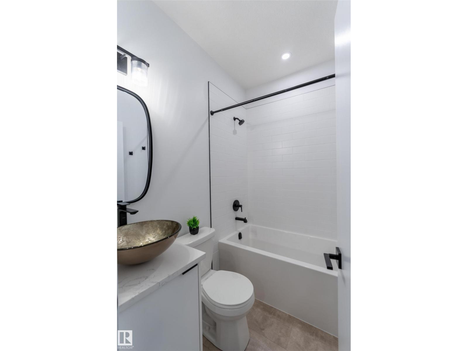 11121 51 ST NW - 6