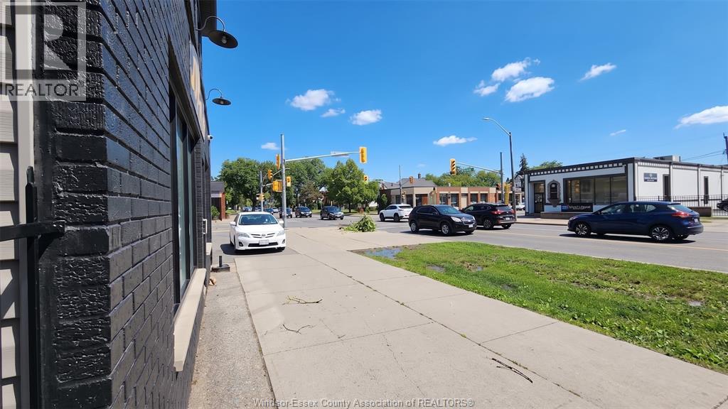 976 HOWARD AVENUE, Windsor — photo 6