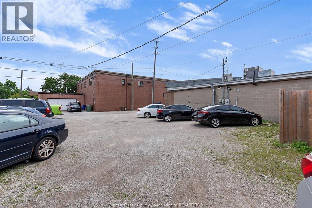 976 HOWARD AVENUE, Windsor — photo 8