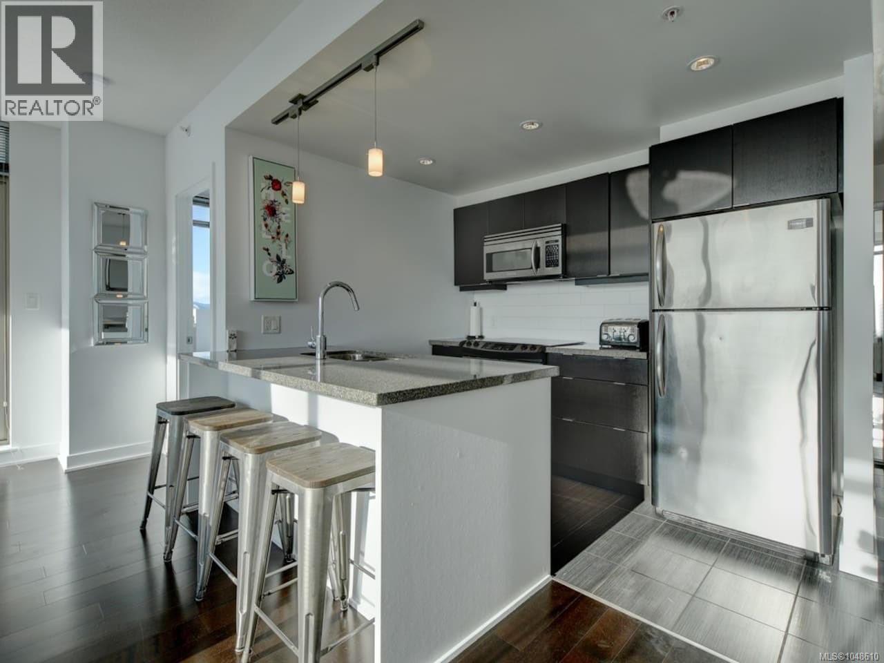 #902 760 Johnson St - Image 14