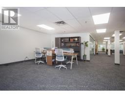 103 K - 60 Granton Drive, Richmond Hill, ON L4B2N6 Photo 11