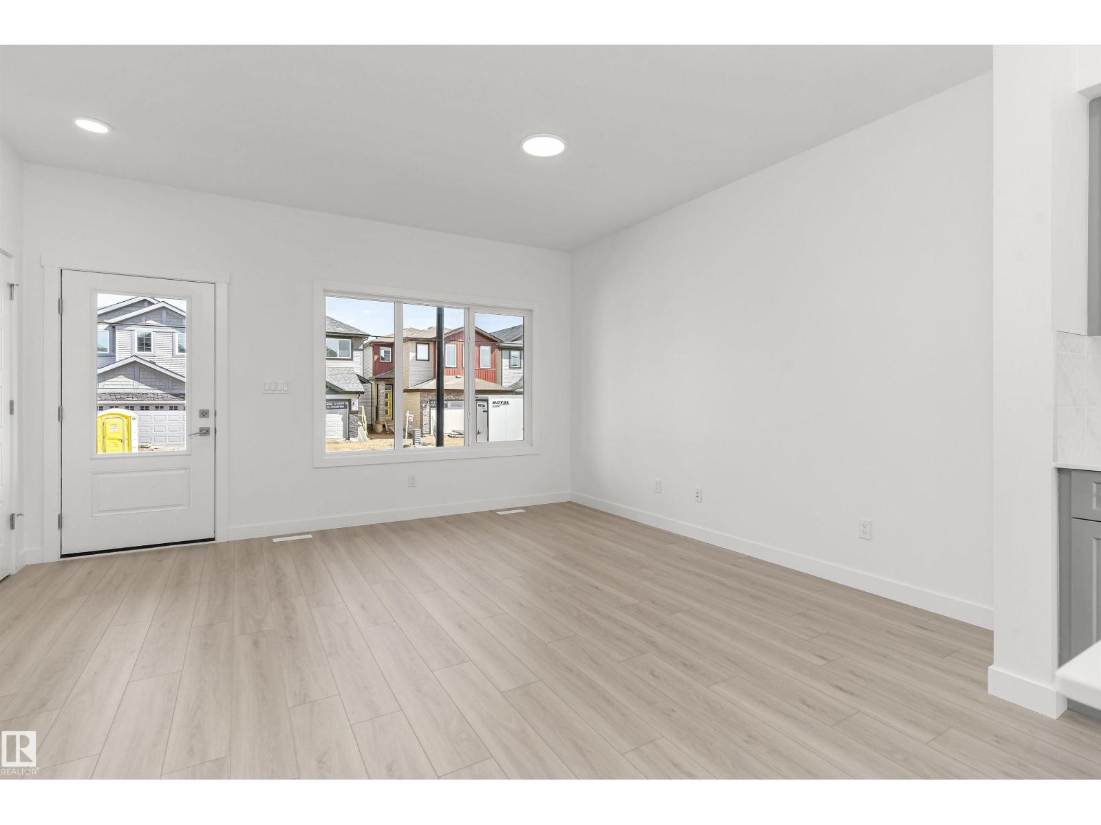 593 177 AV NE - 3
