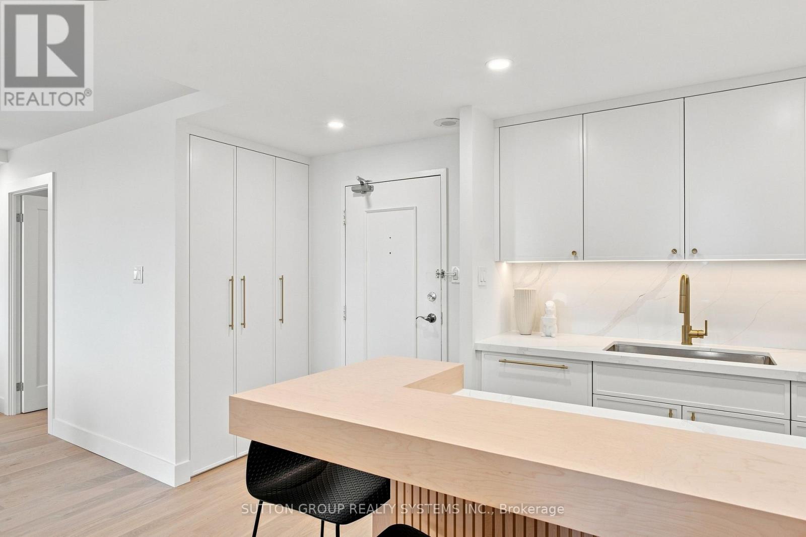 #1504 812 BURNHAMTHORPE ROAD - 11