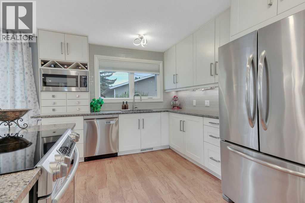 Listing photo – 3318 41 Avenue, Red Deer