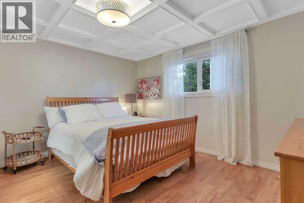 Listing photo – 3318 41 Avenue, Red Deer