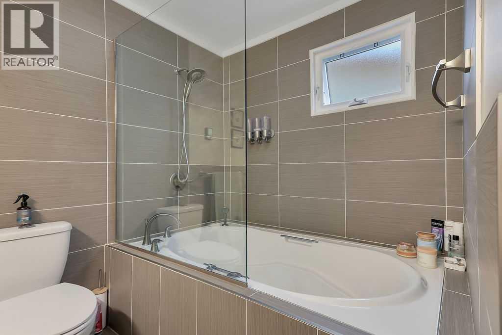 Listing photo – 3318 41 Avenue, Red Deer