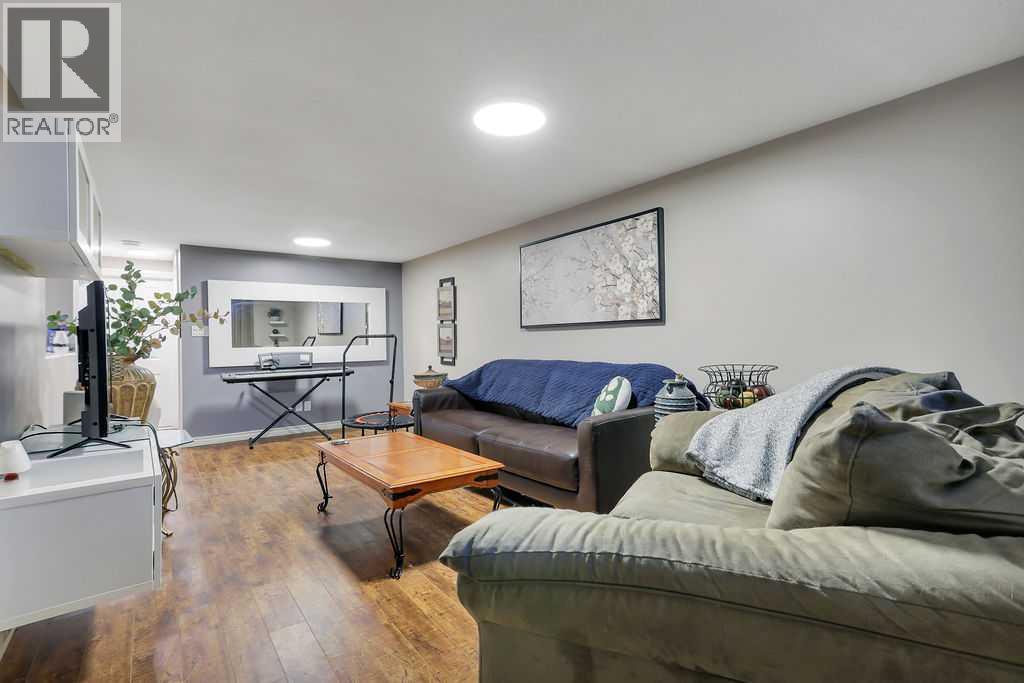 Listing photo – 3318 41 Avenue, Red Deer