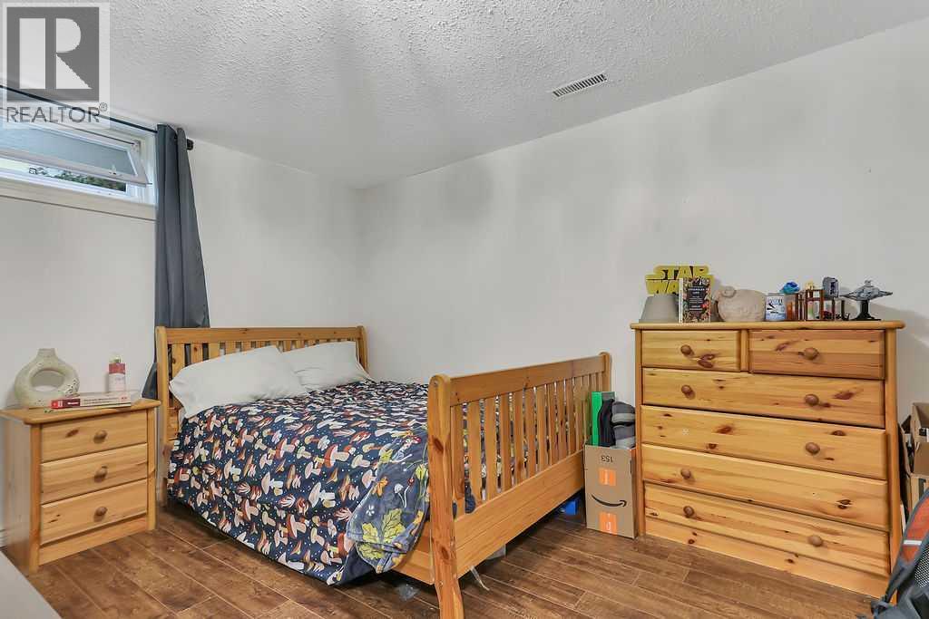 Listing photo – 3318 41 Avenue, Red Deer