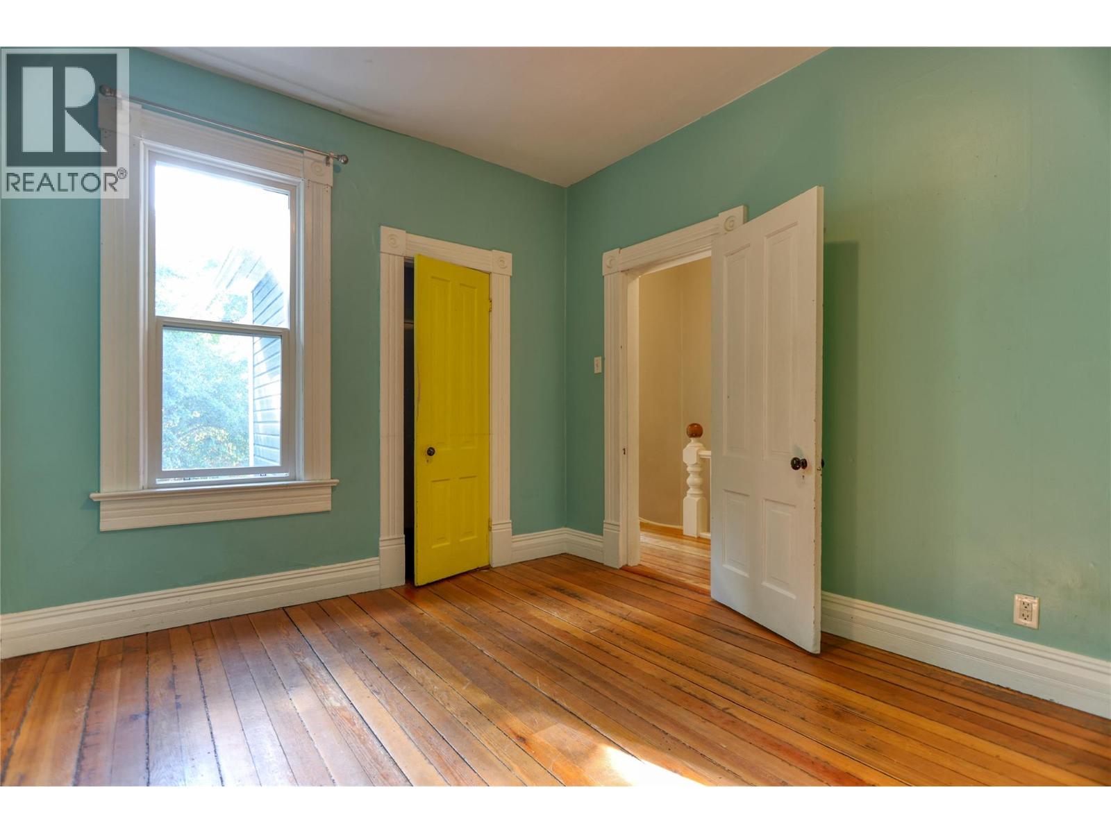924 FRONT Street - 25