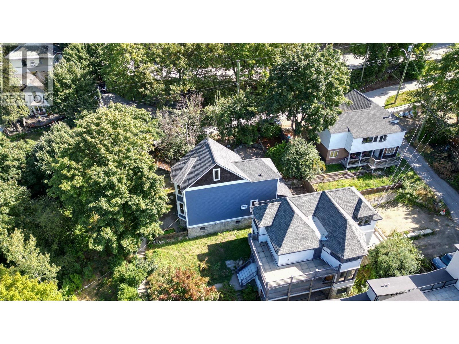 924 FRONT Street - Image 36