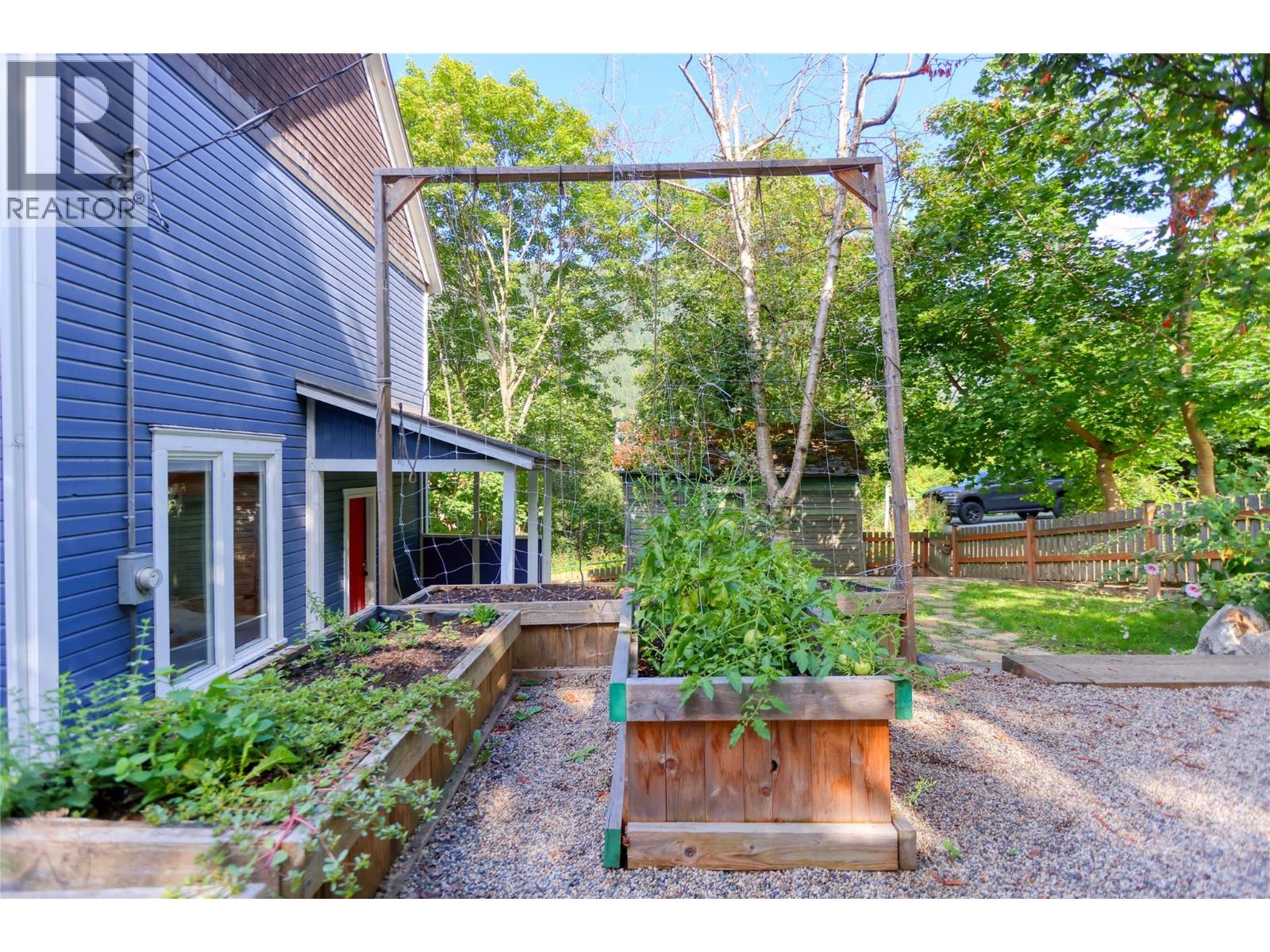 924 FRONT Street - 6