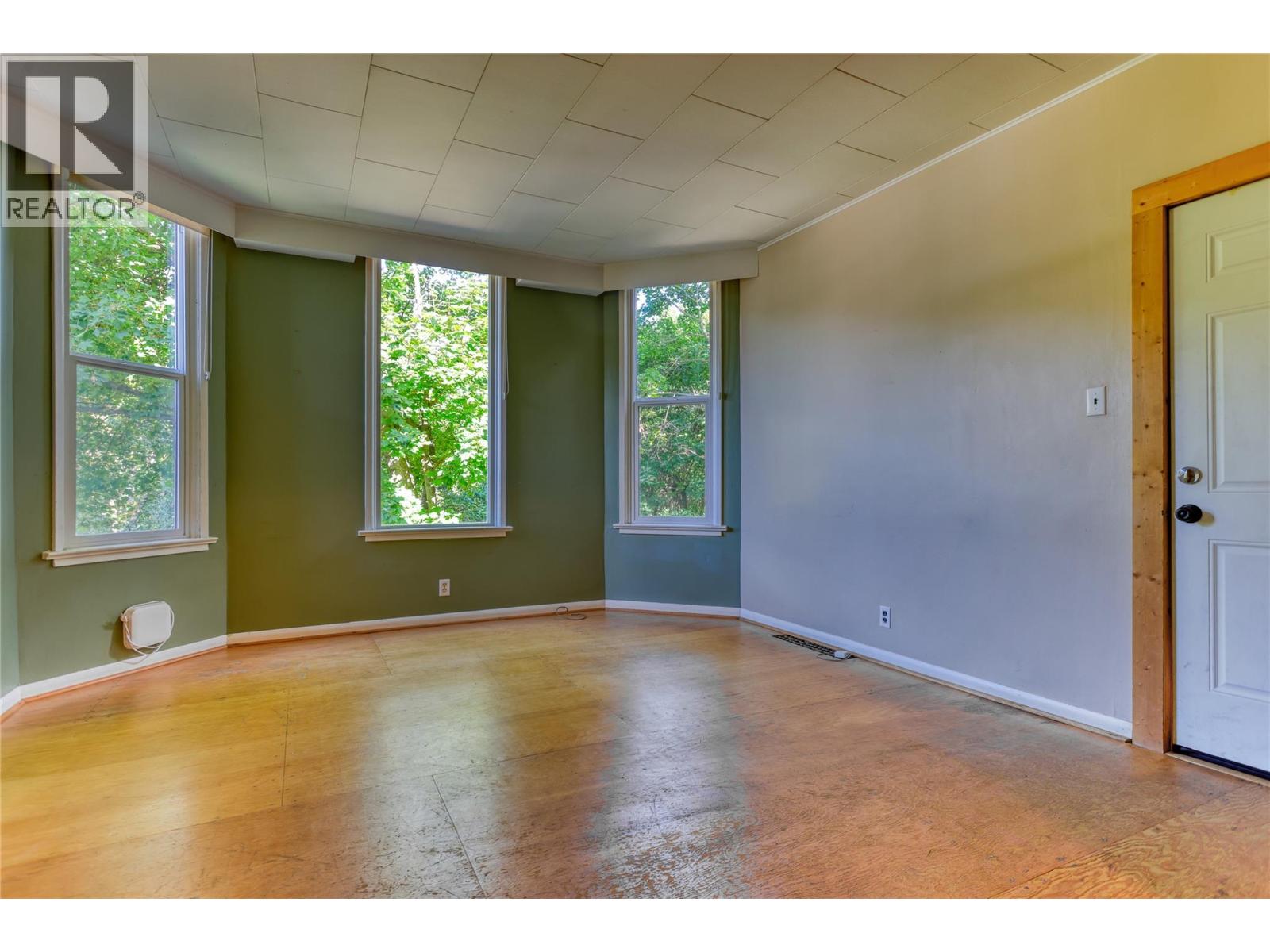 924 FRONT Street - 19