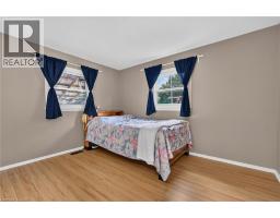 Living room - 302 East 28th Street, Hamilton, ON L8V3J3 Photo 8