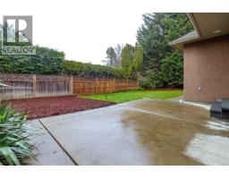 4073 Longview Dr, Saanich, BC V8N2K6 Photo 37