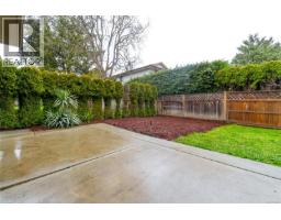 4073 Longview Dr, Saanich, BC V8N2K6 Photo 36
