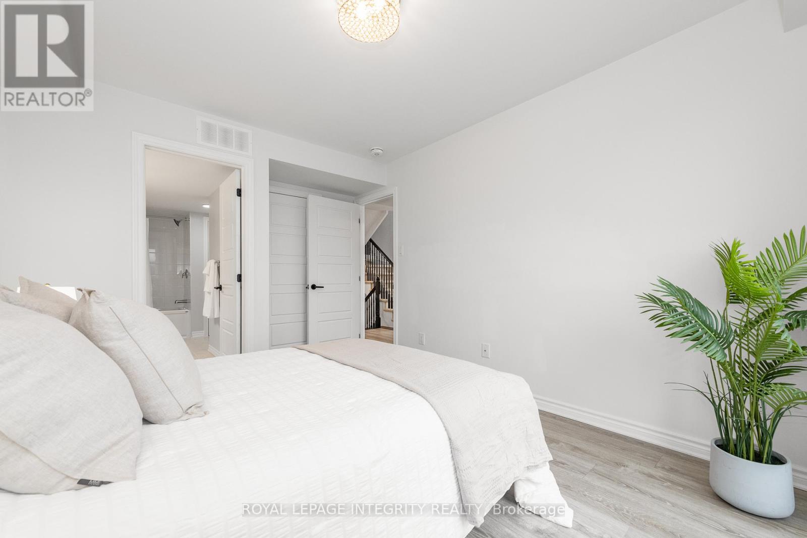 2 Bed, 2 Bath Apartment for Sale in Ottawa – 138 – 541 TAKAMOSE PRIVATE, Ottawa – MLS# X13763850 - Image 23