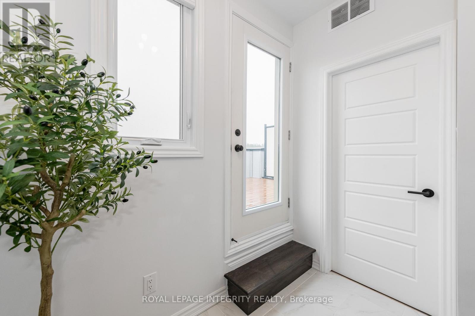 2 Bed, 2 Bath Apartment for Sale in Ottawa – 138 – 541 TAKAMOSE PRIVATE, Ottawa – MLS# X13763850 - Image 31