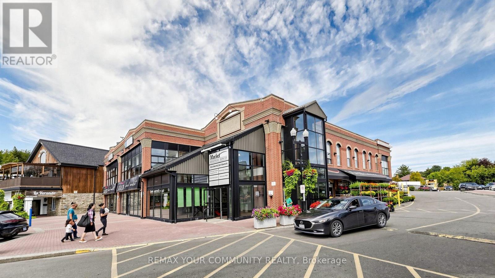 #214 33 WALLACE STREET - 35
