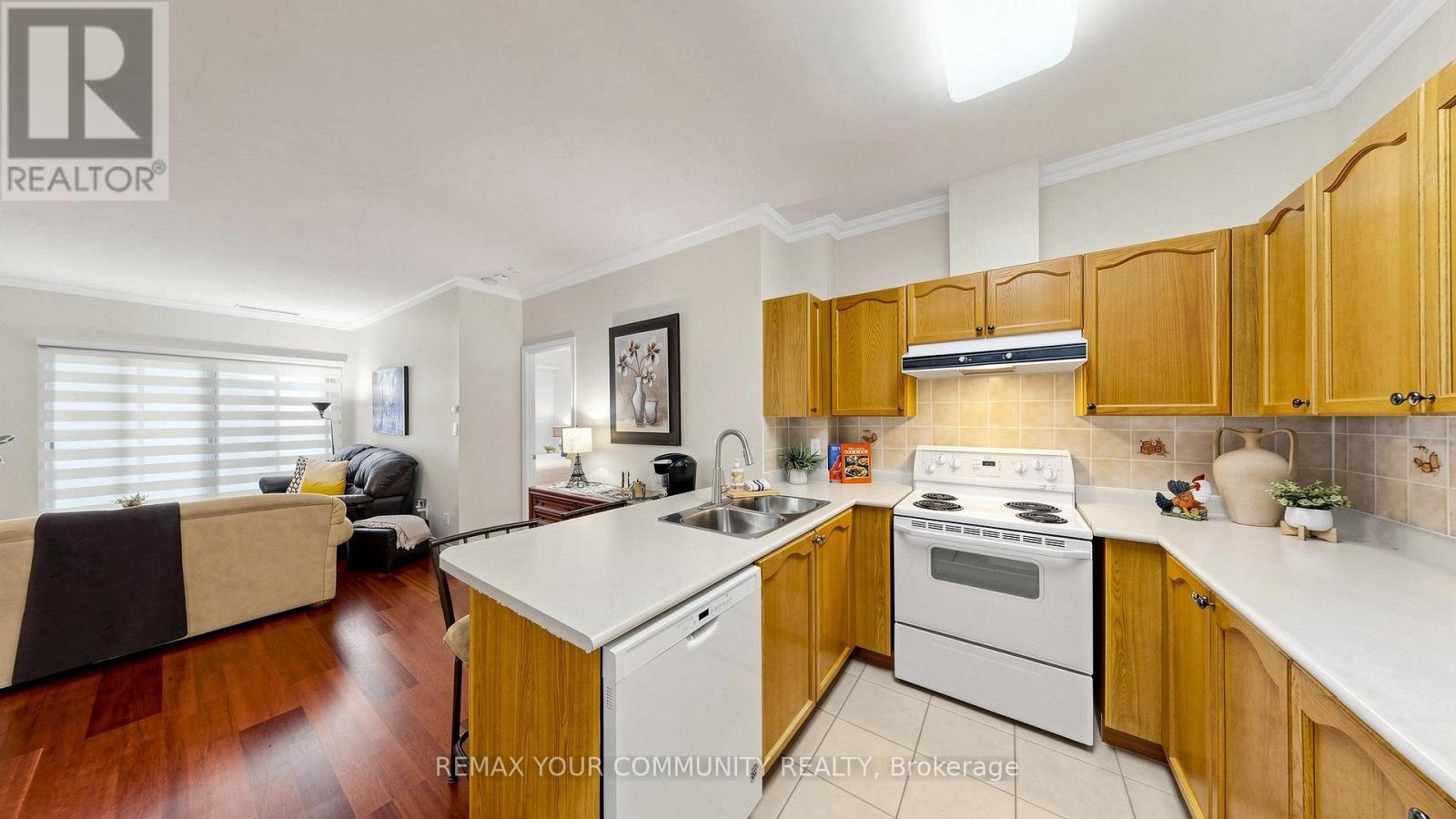 #214 33 WALLACE STREET - 9