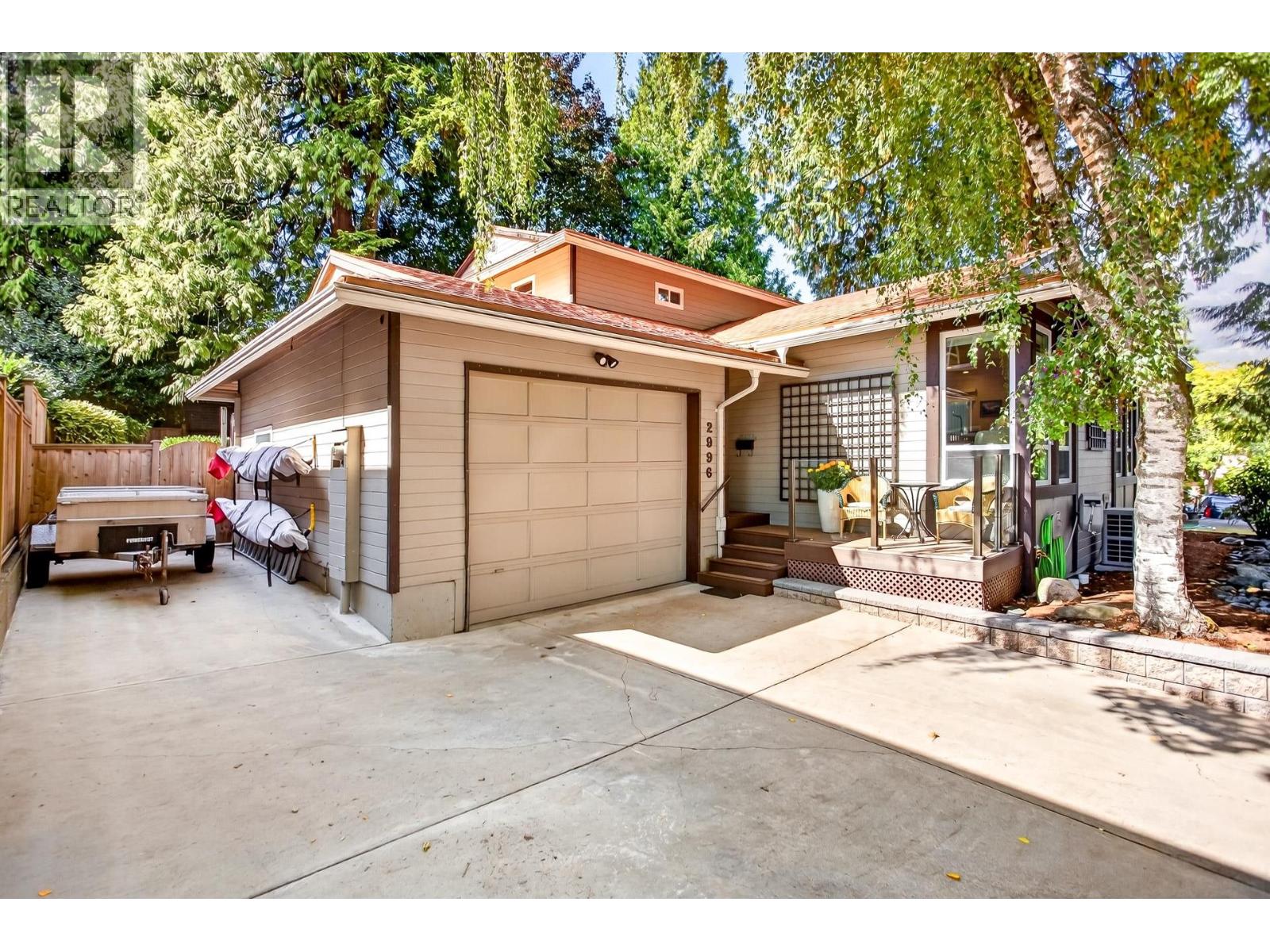 2996 SURF CRESCENT, Coquitlam — photo 2