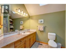 132 Krizan Bay, Canmore, AB T1W3G3 Photo 32