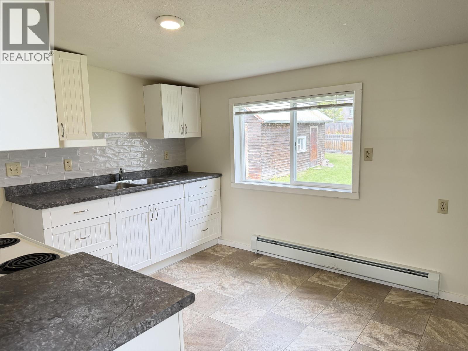 375 W STEWART STREET - Image 11