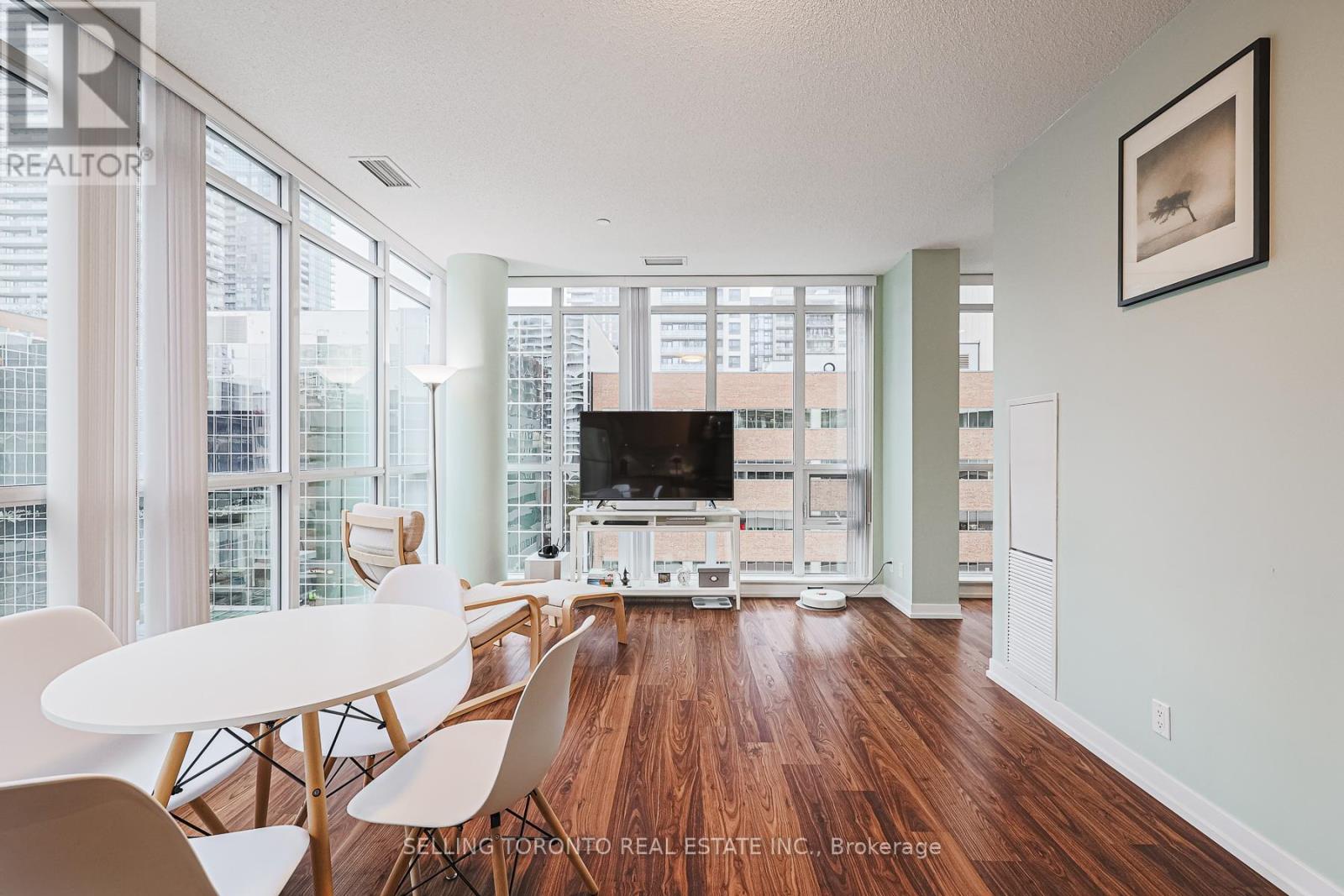#603 89 DUNFIELD AVENUE - 23