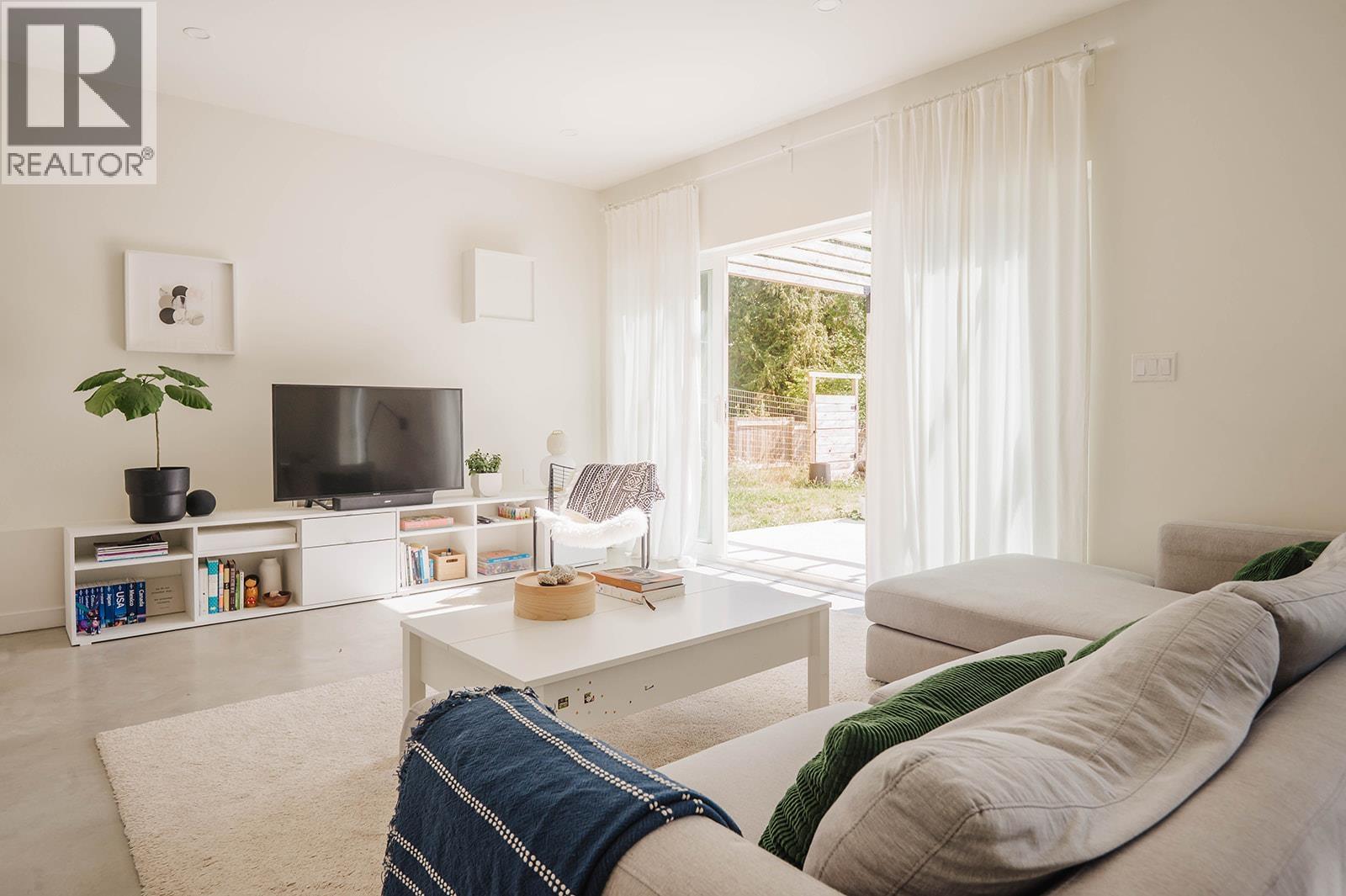 3477 SPRUCE ROAD, Roberts Creek